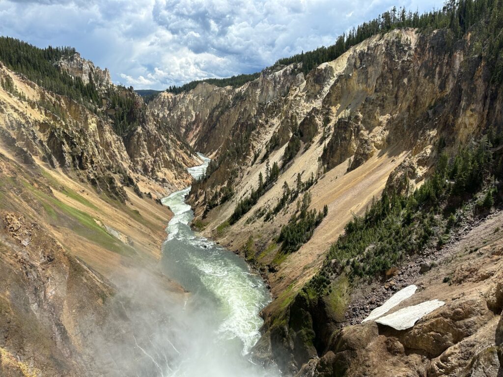 Day 12 - Hiking along the Yellowstone River 